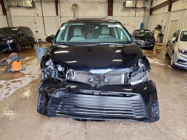 2020 TOYOTA SIENNA E grade