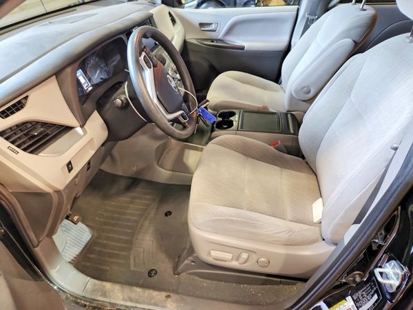 2020 TOYOTA SIENNA E grade