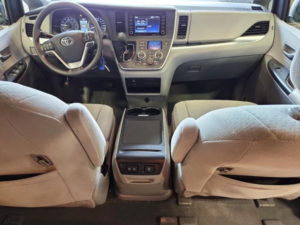 2020 TOYOTA SIENNA E grade