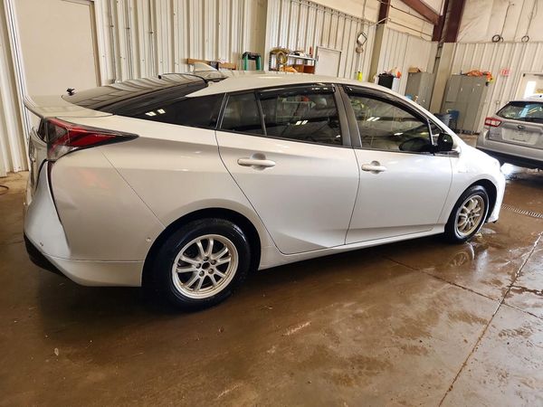 2018 TOYOTA PRIUS