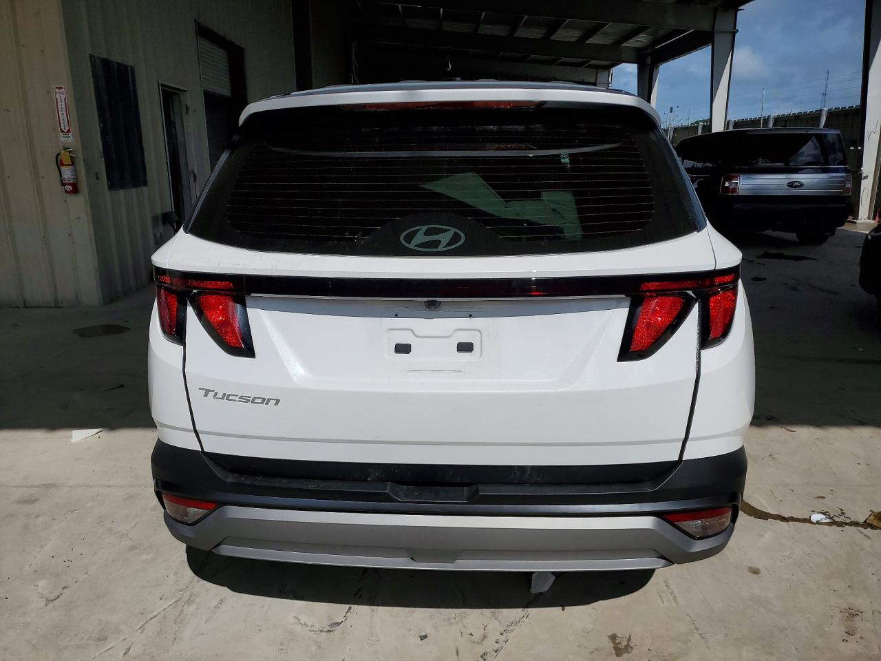 2025 HYUNDAI TUCSON SE