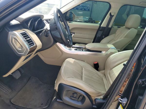 2017 LAND ROVER RANGEROVER SE — DENT