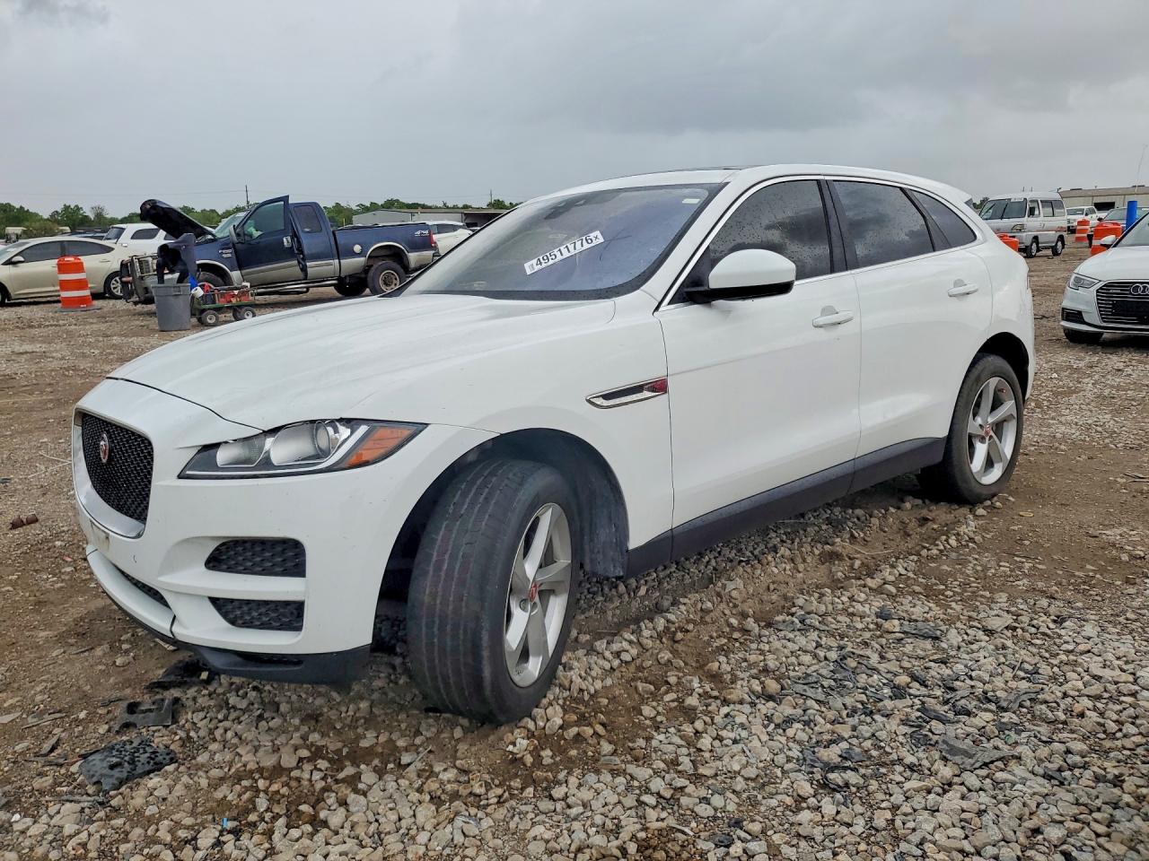 2020 JAGUAR F-PACE Premium — Front 3/4