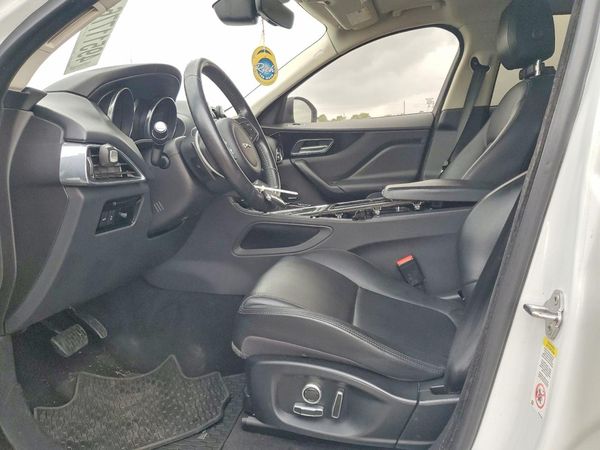 2020 JAGUAR F-PACE Premium — DENT