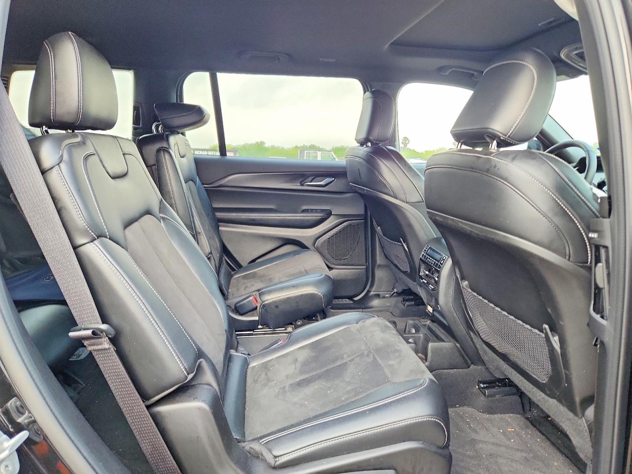 2025 JEEP GRAND CHEROKEE Laredo, Altitude