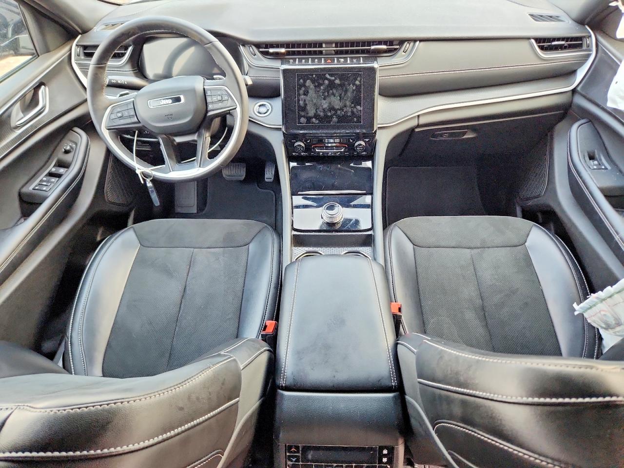 2025 JEEP GRAND CHEROKEE Laredo, Altitude