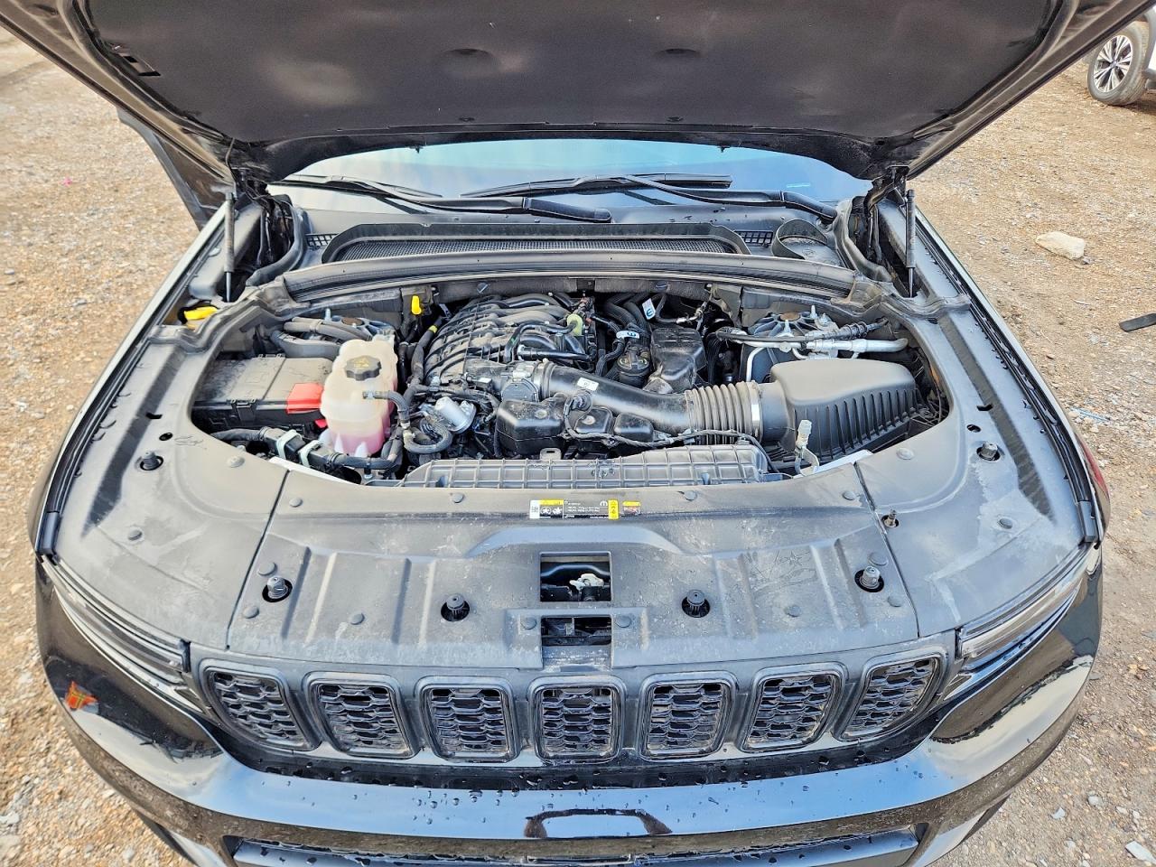 2025 JEEP GRAND CHEROKEE Laredo, Altitude