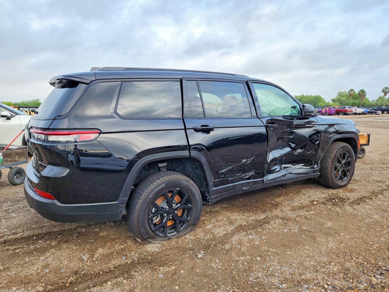 2025 JEEP GRAND CHEROKEE Laredo, Altitude
