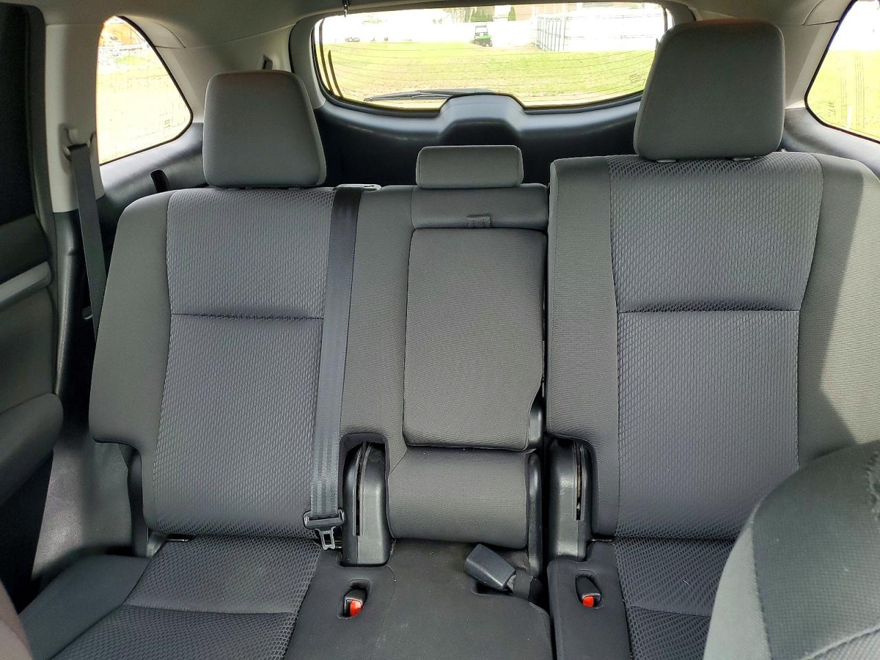 2017 TOYOTA HIGHLANDER LE