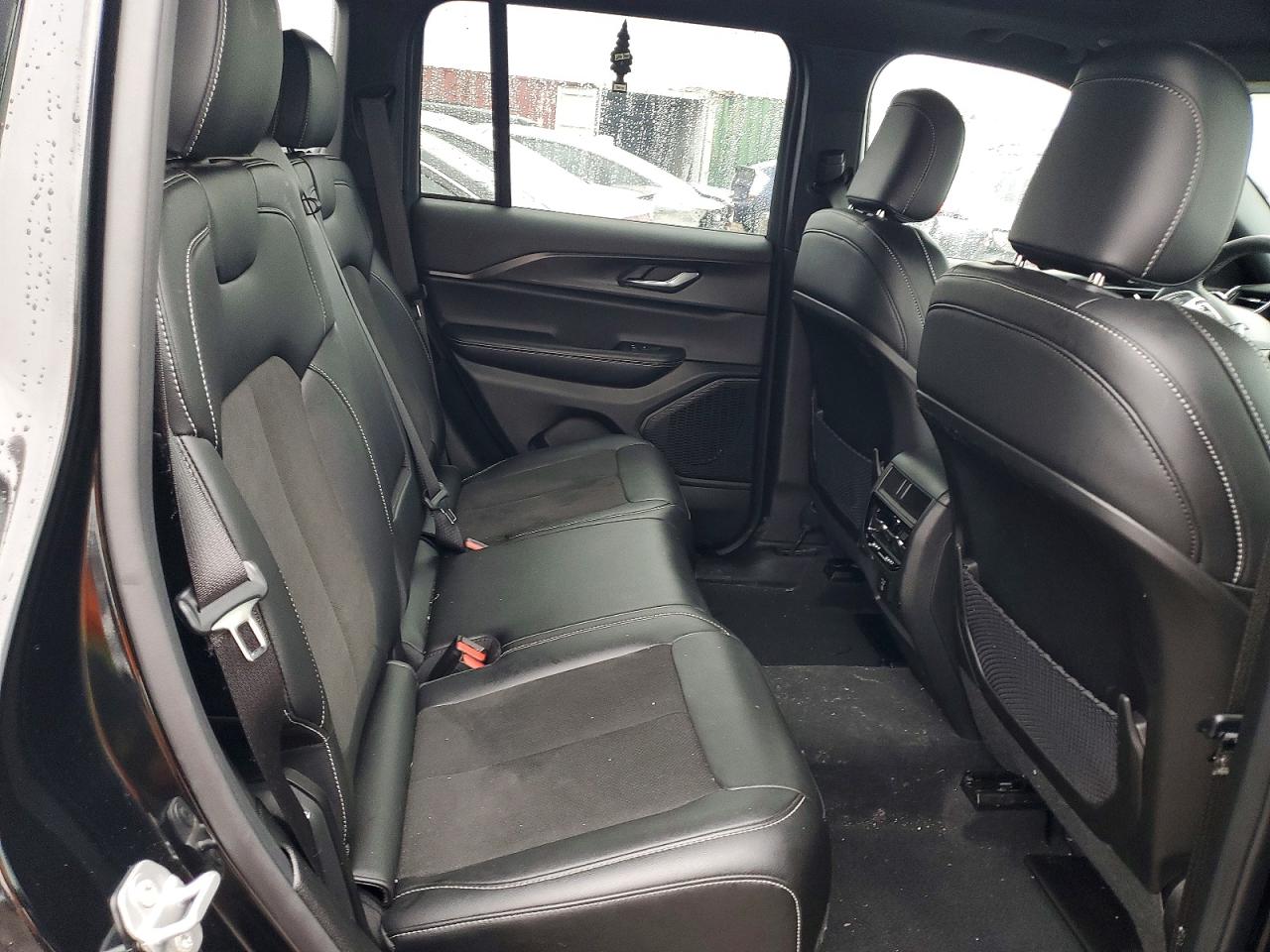 2025 JEEP GRAND CHEROKEE Laredo, Altitude