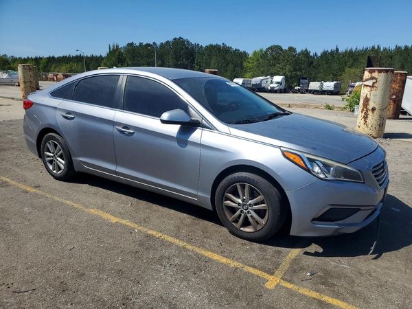 2017 HYUNDAI SONATA SE, Eco — Passenger 3/4