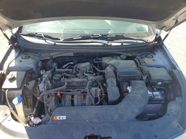 2017 HYUNDAI SONATA SE, Eco — Engine bay