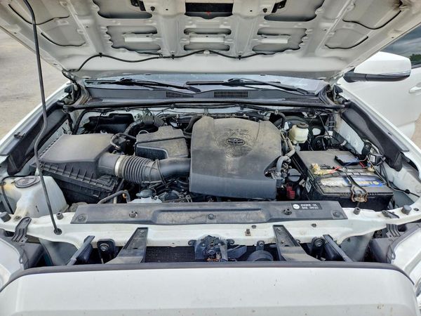 2019 TOYOTA TACOMA SR5