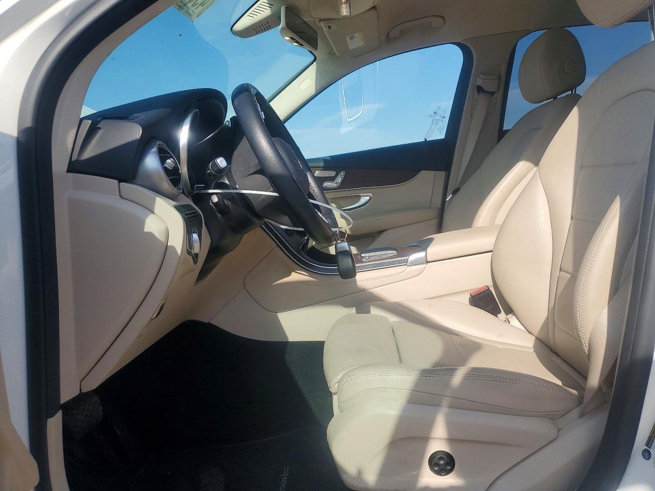 2020 MERCEDES-BENZ GLC GLC300