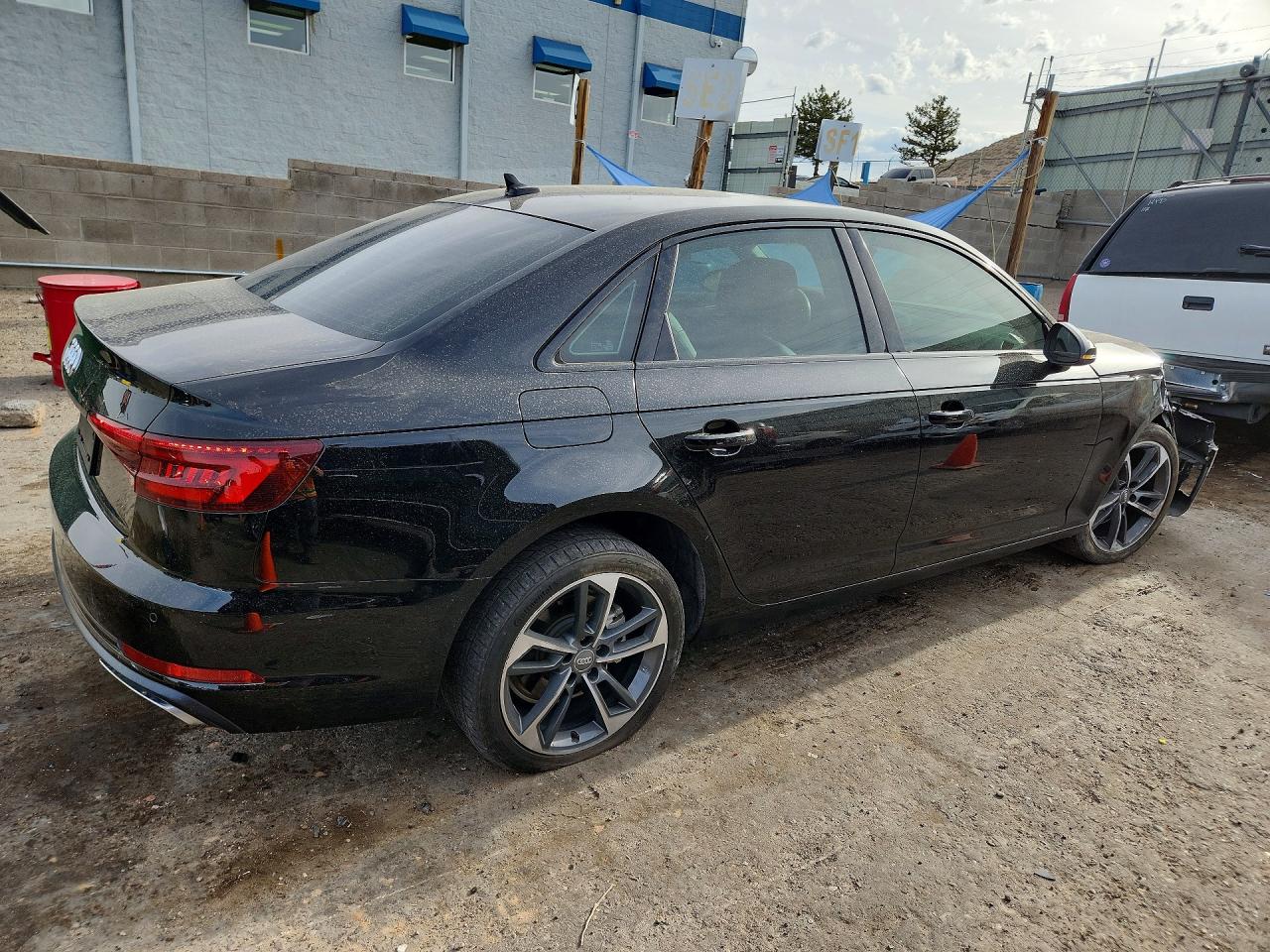 2019 AUDI A4 Premium, Titanium