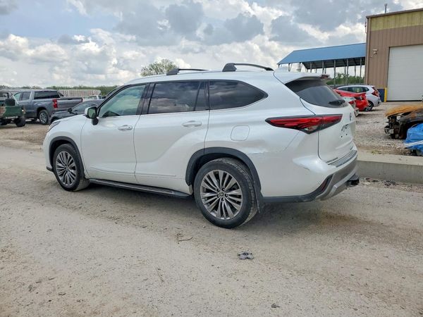 2022 TOYOTA HIGHLANDER Platinum