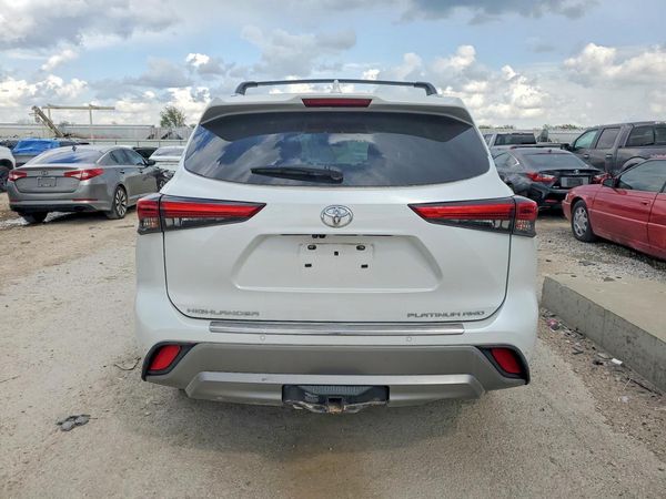 2022 TOYOTA HIGHLANDER Platinum
