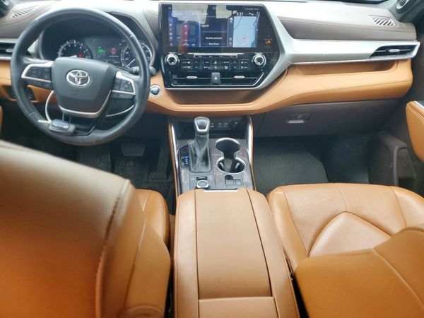 2022 TOYOTA HIGHLANDER Platinum
