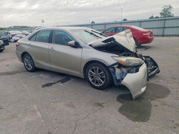 2016 TOYOTA CAMRY — Passenger 3/4
