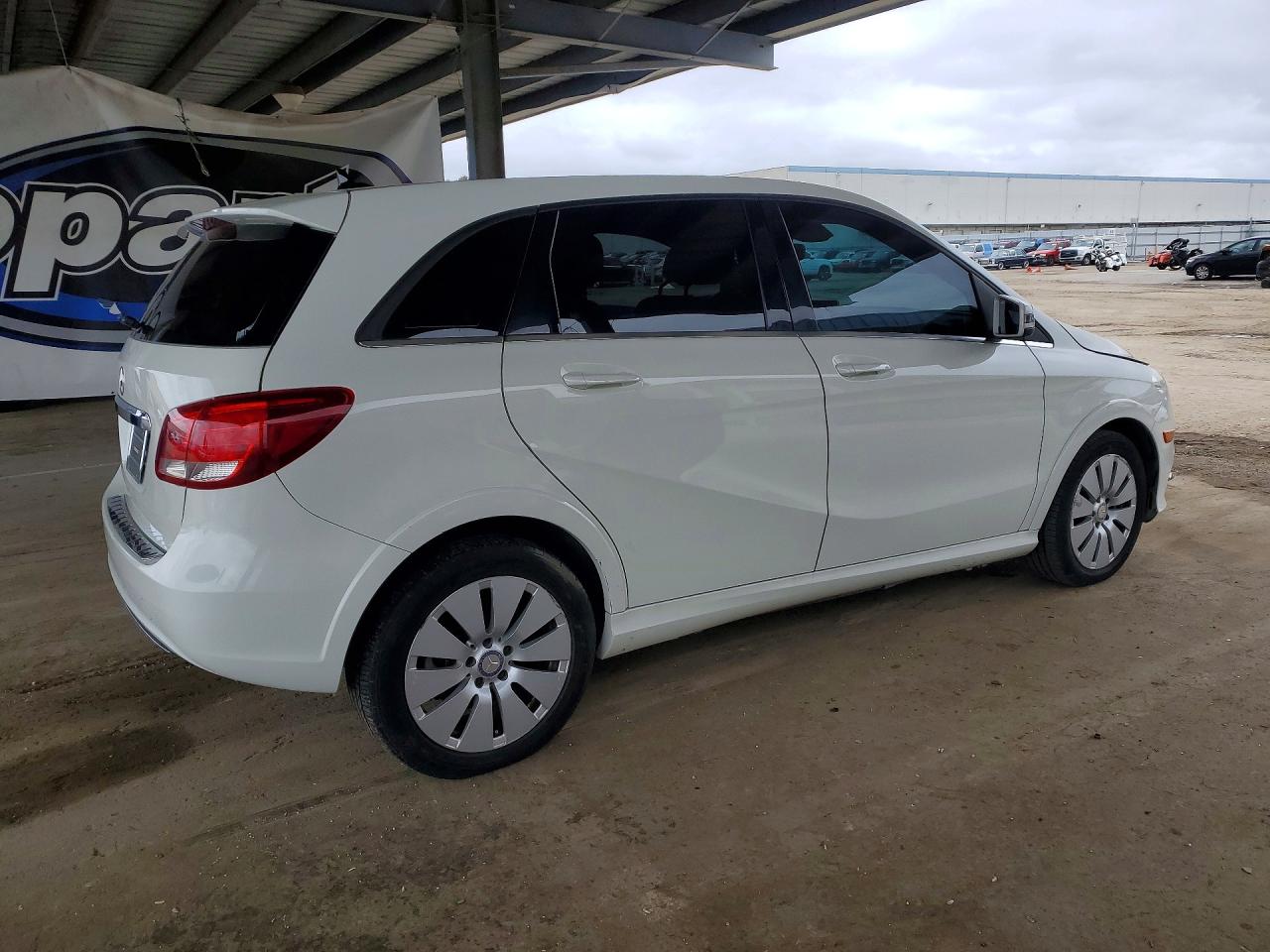 2017 MERCEDES-BENZ B B250e