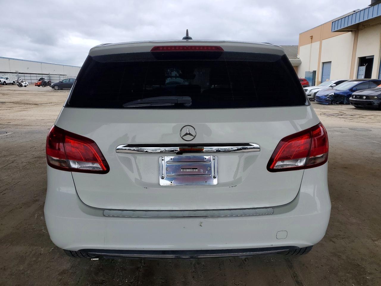 2017 MERCEDES-BENZ B B250e