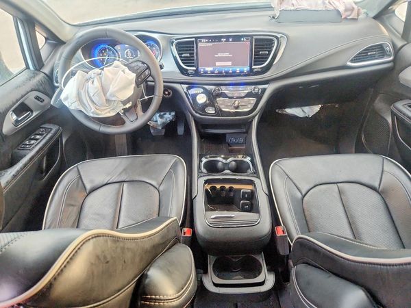 2025 CHRYSLER PACIFICA Limited — CKPT
