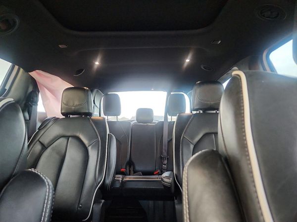 2025 CHRYSLER PACIFICA Limited — SUVN