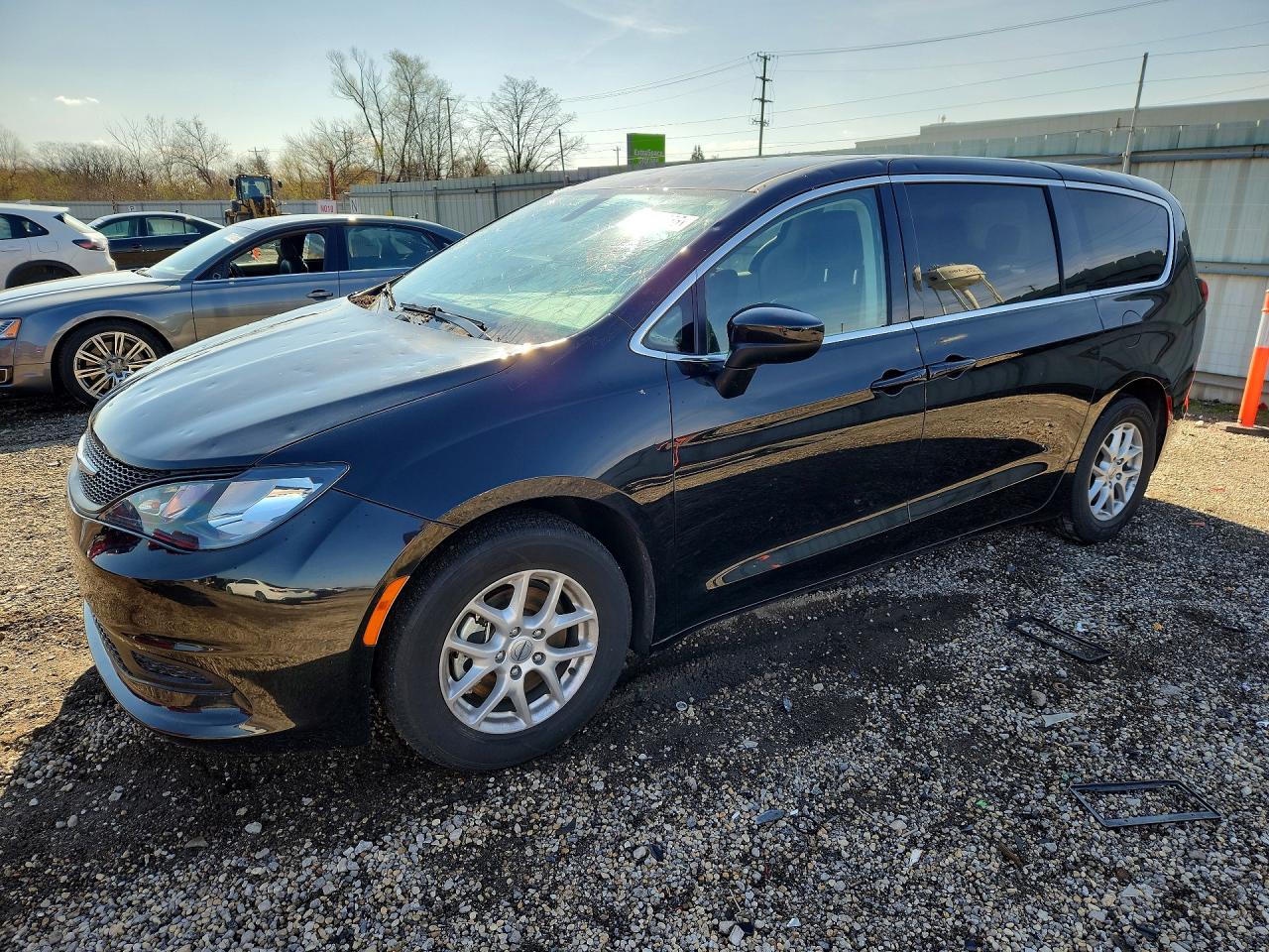 2022 CHRYSLER VOYAGER LX