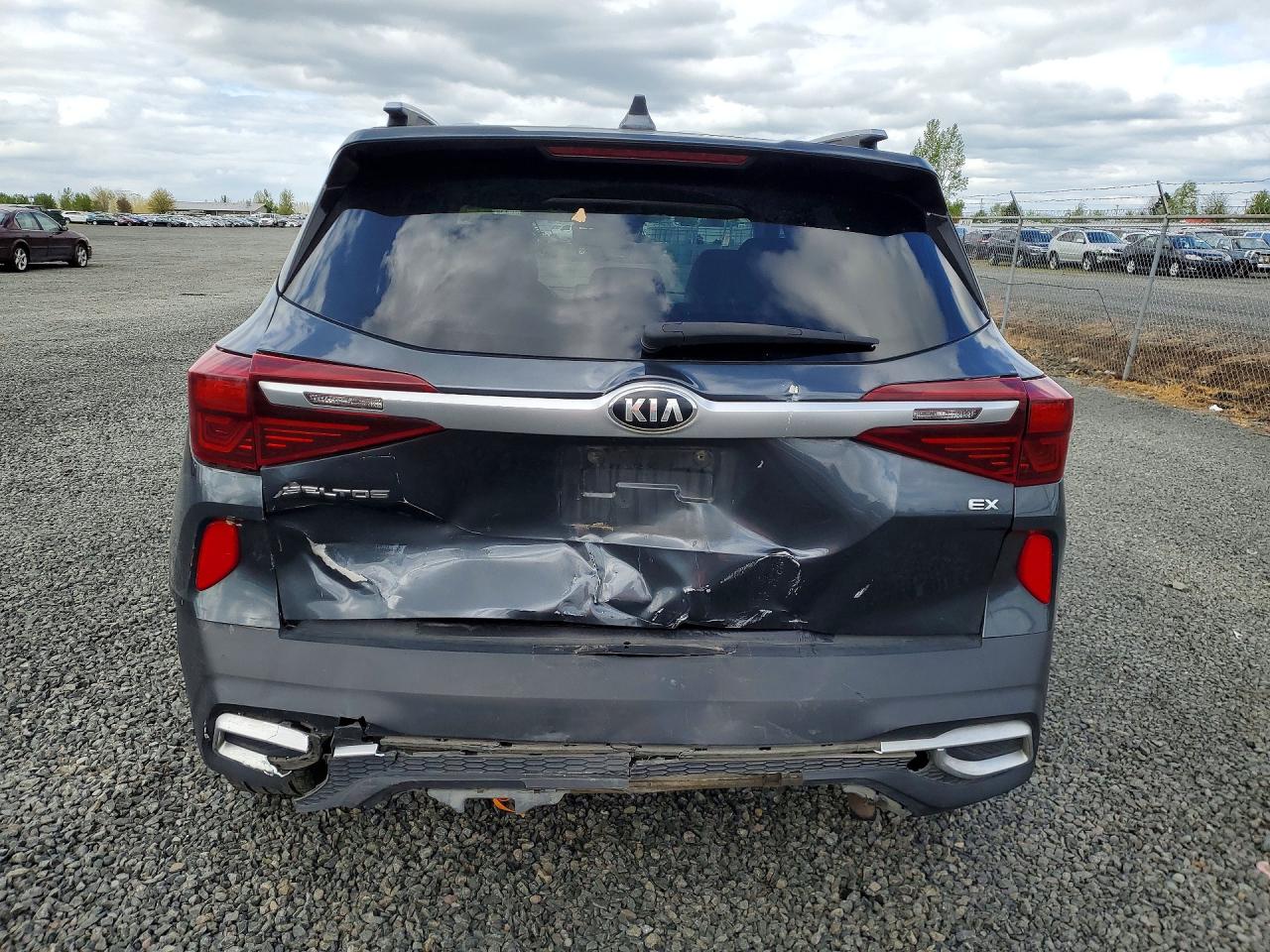 2021 KIA SELTOS EX