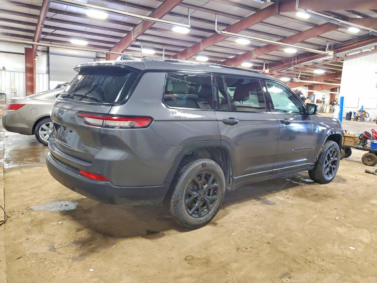 2025 JEEP GRAND CHEROKEE Laredo, Altitude