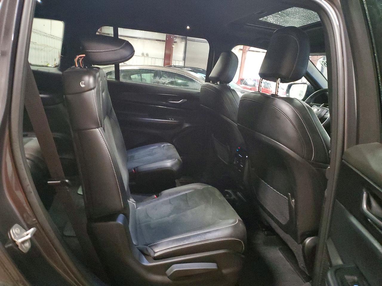 2025 JEEP GRAND CHEROKEE Laredo, Altitude