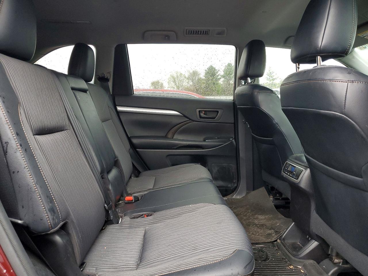 2019 TOYOTA HIGHLANDER LE/LE Plus