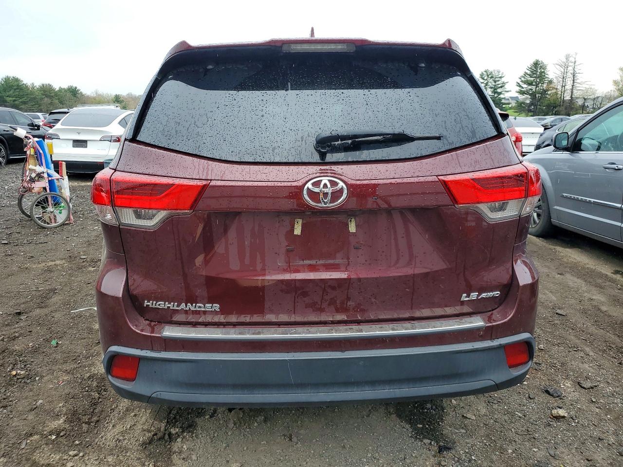 2019 TOYOTA HIGHLANDER LE/LE Plus