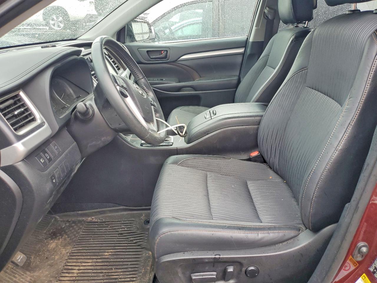 2019 TOYOTA HIGHLANDER LE/LE Plus