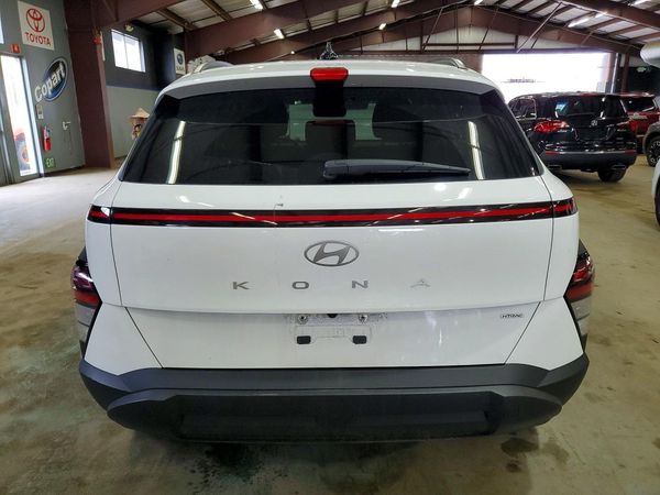 2024 HYUNDAI KONA SE