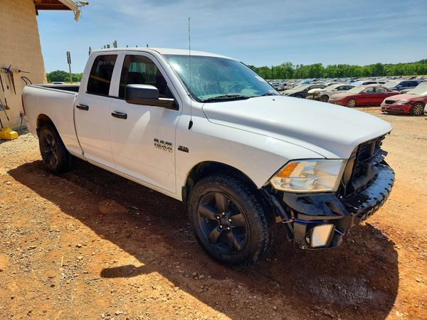 2016 RAM 1500 ST