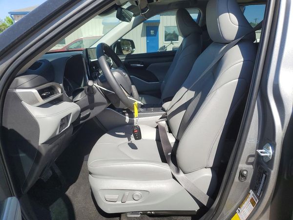 2025 TOYOTA HIGHLANDER LE, XLE, Limited