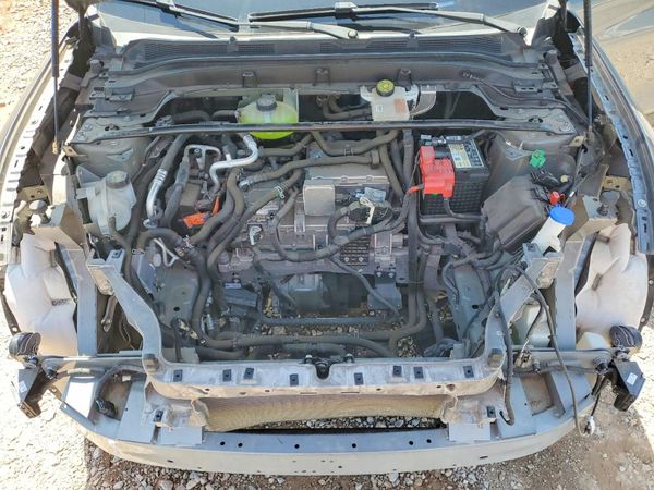 2021 FORD MUSTANG Premium — Engine bay