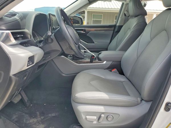 2022 TOYOTA HIGHLANDER