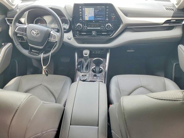 2022 TOYOTA HIGHLANDER