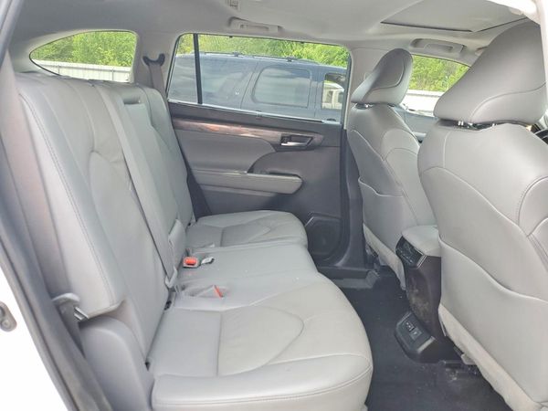 2022 TOYOTA HIGHLANDER