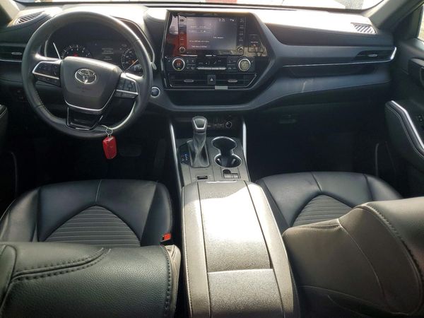 2021 TOYOTA HIGHLANDER