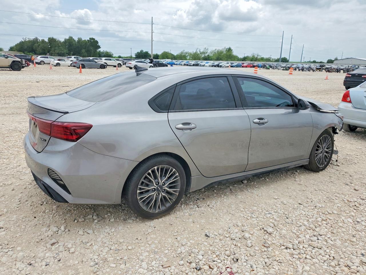 2023 KIA FORTE GT Line