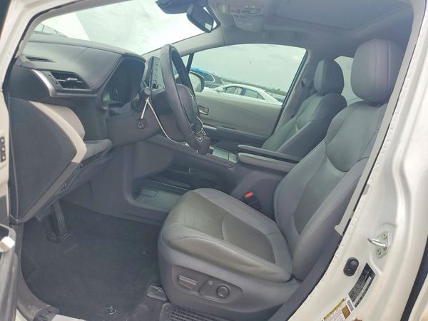 2021 TOYOTA SIENNA Limited