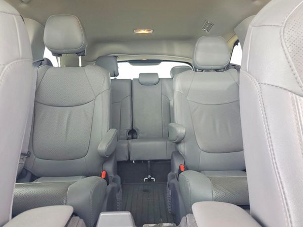 2021 TOYOTA SIENNA Limited