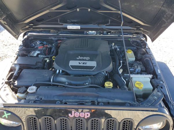 2016 JEEP WRANGLER Sport — Engine bay