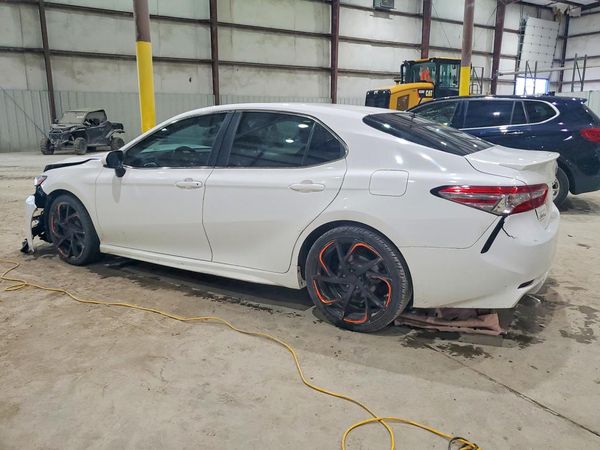 2018 TOYOTA CAMRY