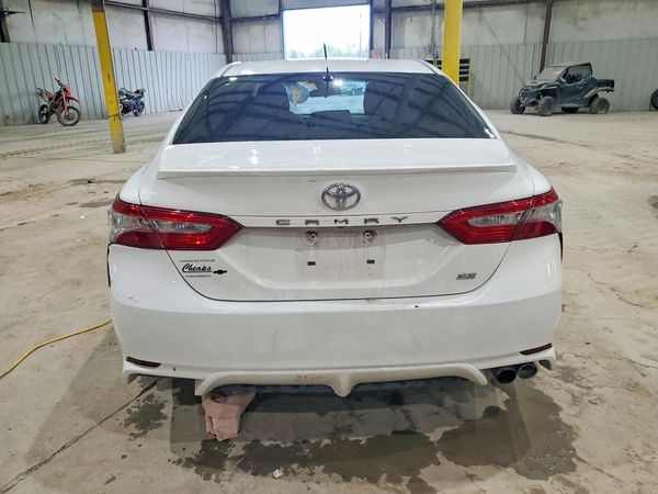 2018 TOYOTA CAMRY