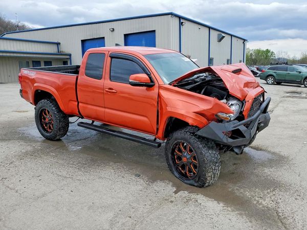 2016 TOYOTA TACOMA