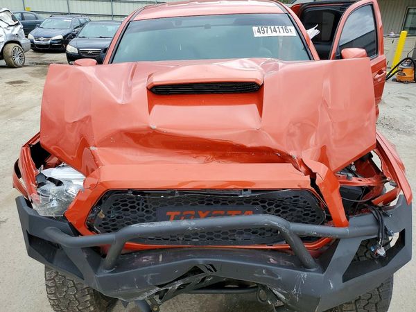 2016 TOYOTA TACOMA